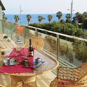  Apartment Alexandra's Beach-port